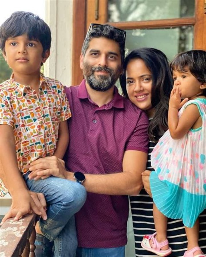 Akshai Varde- Age, Height, Wife, Net Worth, Ethnicity