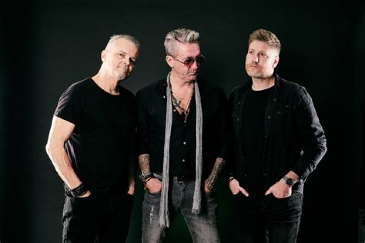 Aliens Don't Ring Doorbells to Release New Single Ahead of Mental Health Awareness Month