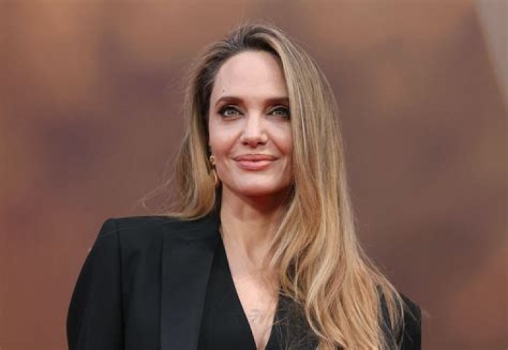 Angelina Jolie- Biography, Age, Height, Net Worth, Husband, Marriage