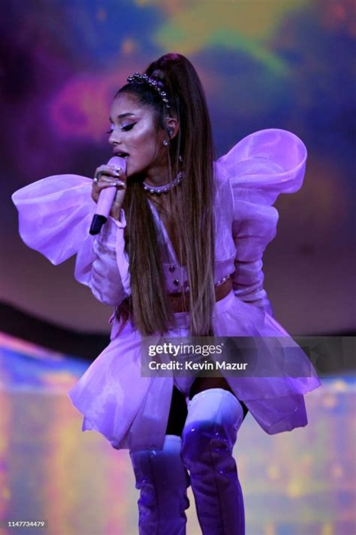Ariana Grande kicks off her Sweetener World Tour