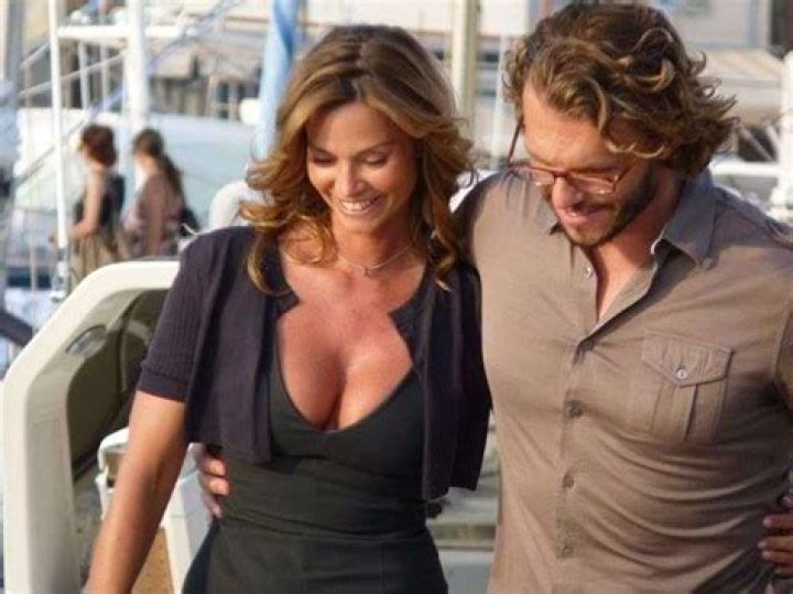 Arnaud Binard Et Sa Compagne