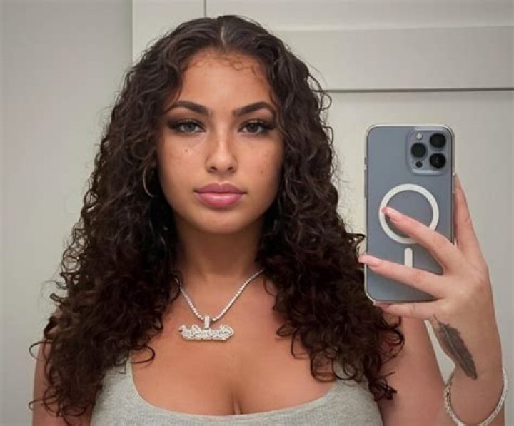 Ash Kash- Wiki, Age, Height, Net Worth, Boyfriend, Ethnicity