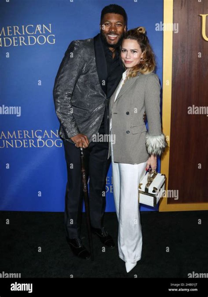 Who is Bethany Joy Lenz Dating – Bethany Joy Lenz's Boyfriend & Exes