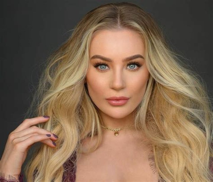 Bethany Lily April- Wiki, Age, Net Worth, Boyfriend, Dating, Height