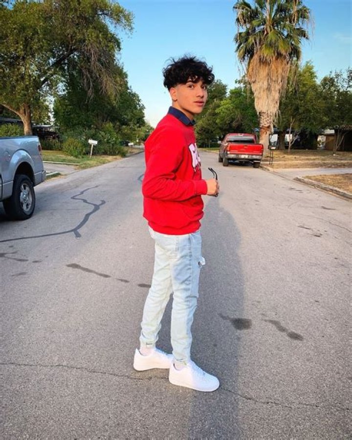 Bruhitz_Kevin- Wiki, Age, Height, Net Worth, Girlfriend, Ethnicity