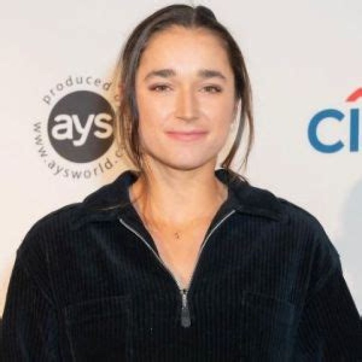 Caroline Dolehide Boyfriend, Dating, Parents, Family, Net Worth