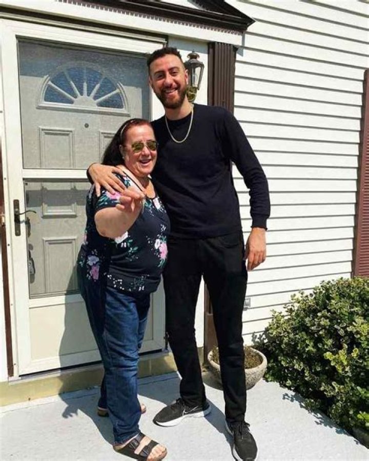 ChadWithaJ- Bio, Wiki, Age, Girlfriend, Weight, Height, Net Worth, Career