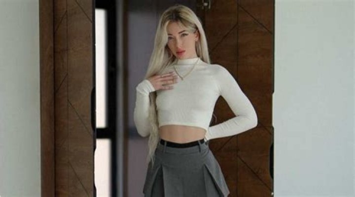 Christine Bright- Wiki, Bio, Age, Height, Boyfriend, Net Worth