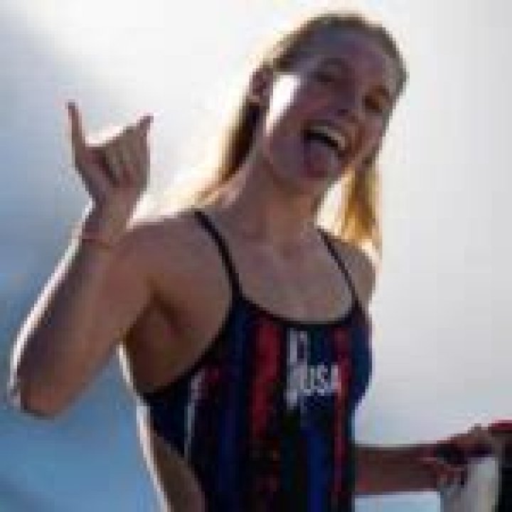 How Old Is Claire Curzan? Olympics, Parents, Height, High School & Facts