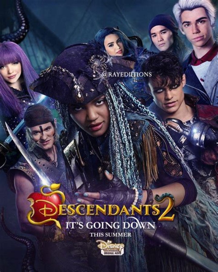 Descendants 2 Sword Fight In 