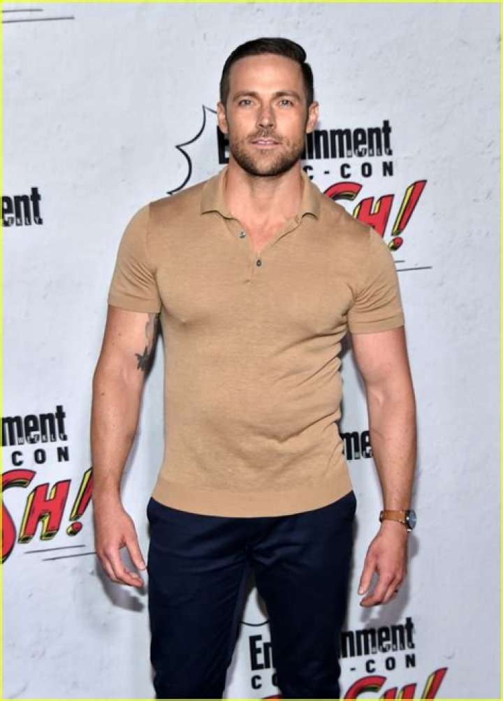 Dylan Bruce- Wiki, Age, Wife, Ethnicity, Net Worth, Height, Career