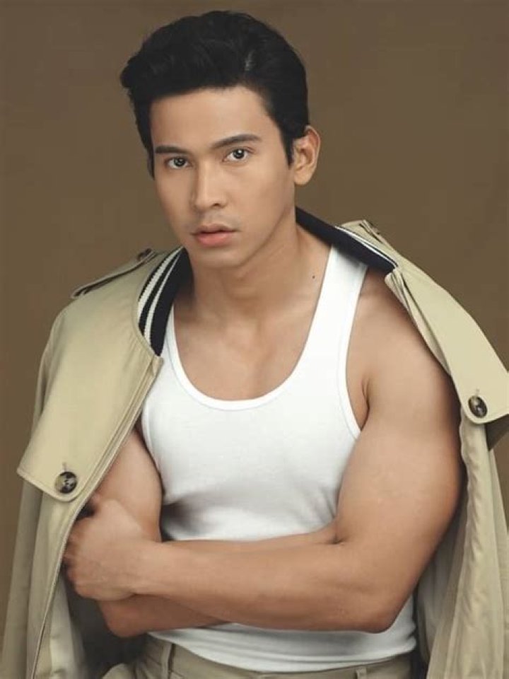 Enchong Dee- Biography, Age, Height, Net Worth, Girlfriend, Dating