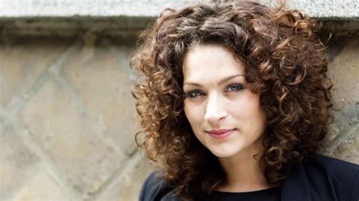 Eva van de Wijdeven Biography: Child, Net Worth, Movies, Height, Husband, Wikipedia, Boyfriend, Instagram, Descent