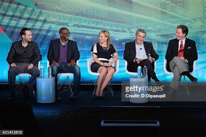 Fame | Evan Roberts (sportscaster) net worth and salary income estimation Jan, 2024