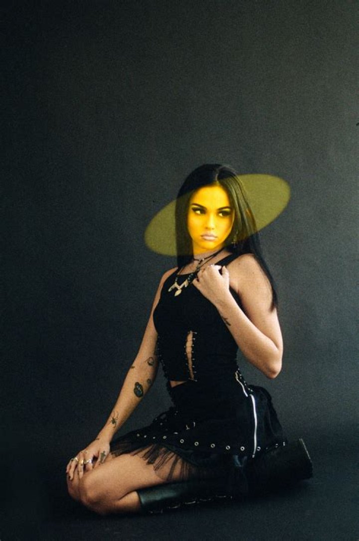 EXCLUSIVE INTERVIEW: Maggie Lindemann Talks New Single 'Scissorhands'