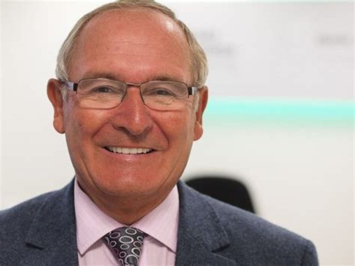 Fame | Frank Walker (Jersey politician) net worth and salary income estimation Jan, 2024