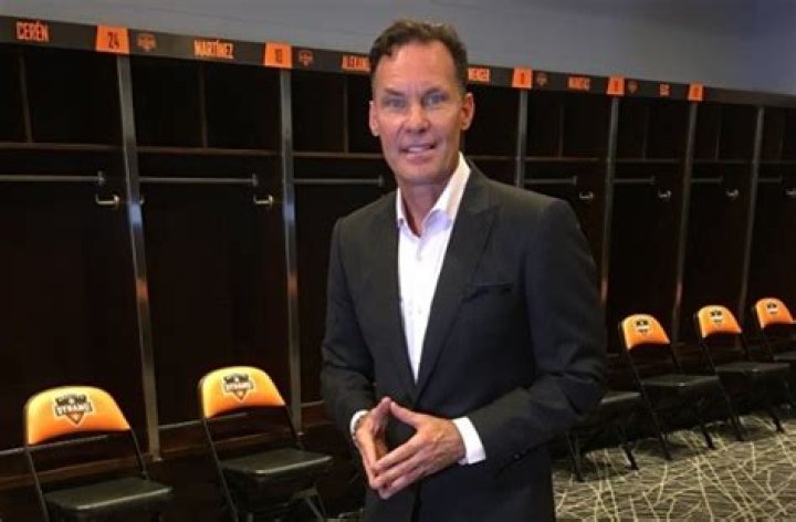 Fame | Glenn Davis (sportscaster) net worth and salary income estimation Apr, 2024