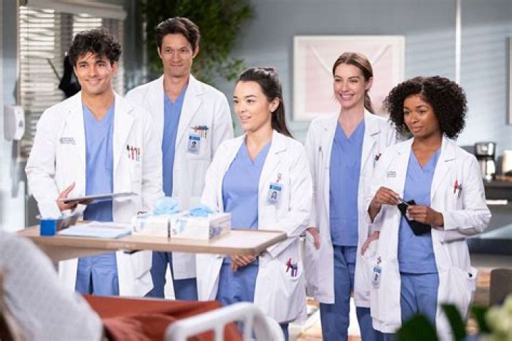 Grey’s Anatomy LIVE Recap: Season 12 Episode 13 “All Eyez on Me”