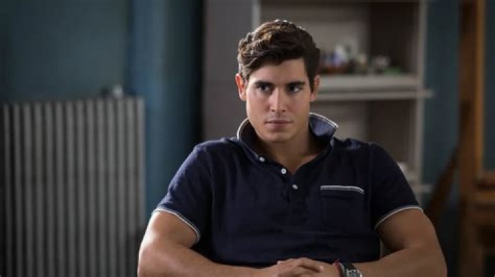 Henry Zaga Biography: Instagram, Age, Net Worth, Wikipedia, Photos, Height, Movies, TV Shows, Girlfriend, Wife