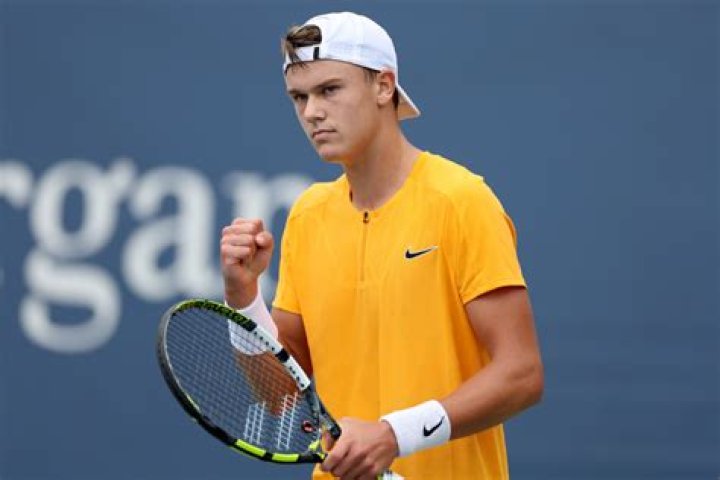 Holger Rune Biography: Height, Age, Partner, Net Worth, Girlfriend, Siblings, Stats, Parents. Wife