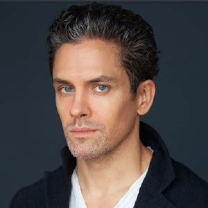 Is Neal Bledsoe Married Now? His Wife, Age, Family, Wiki, Height & Facts