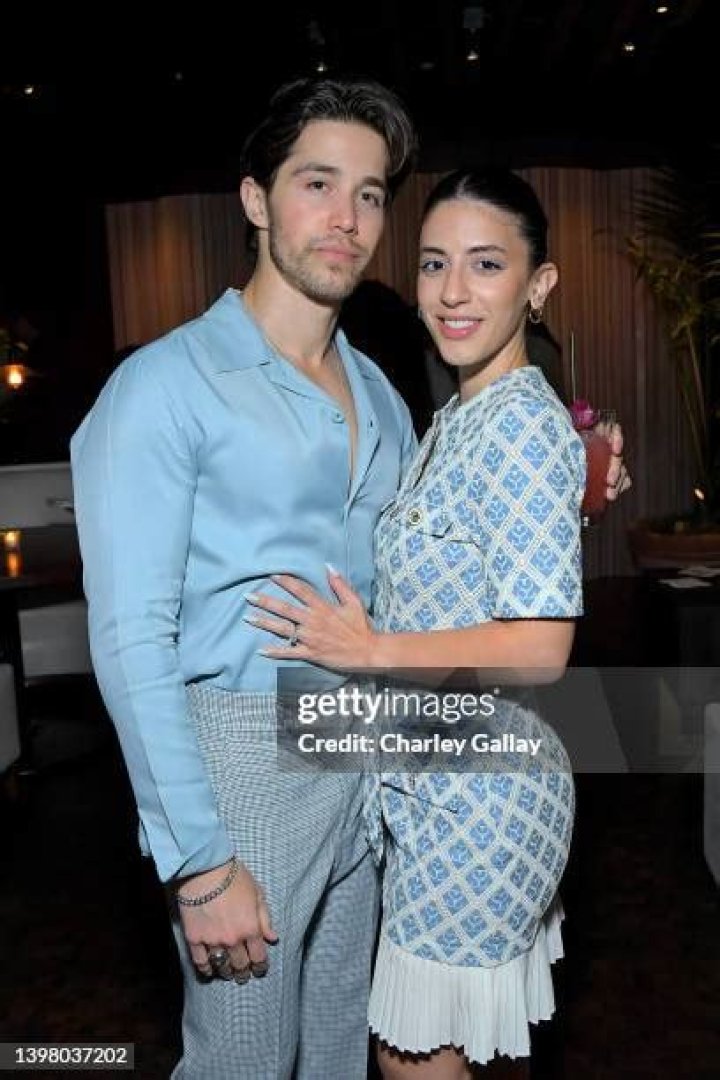 Who is Jazmin Garcia (Brandon Larracuente’s Fiance)? Explore Her Wiki, Age, Height, Engaged Pictures, Background!!