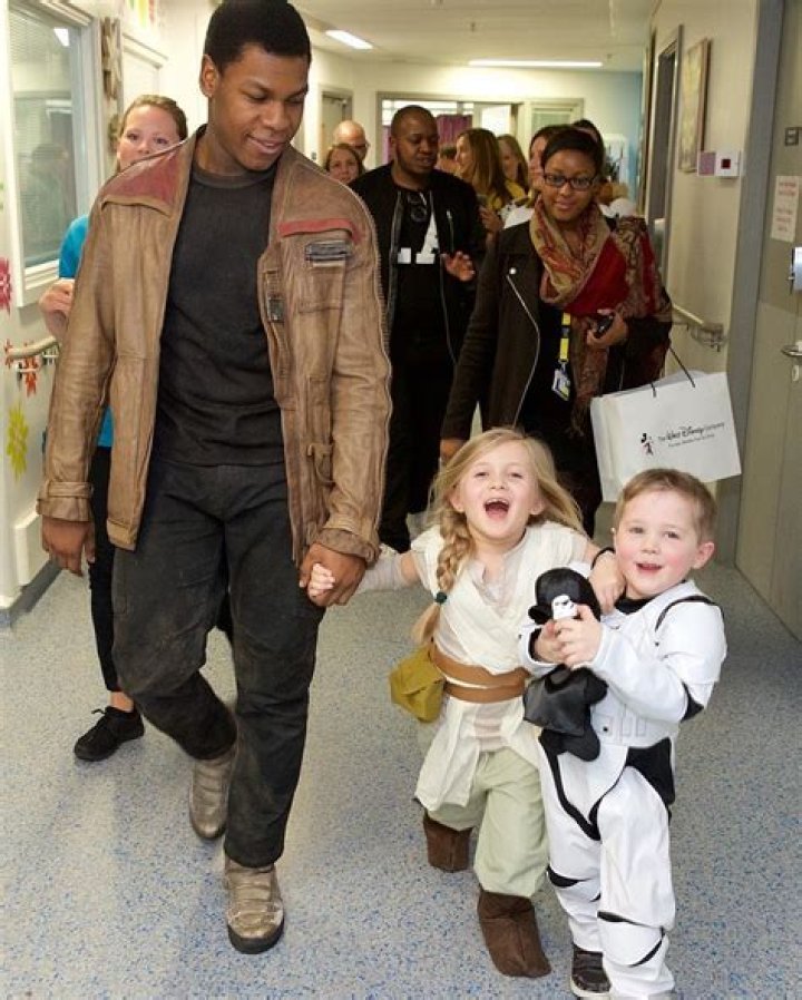 John Boyega Brings Smiles and The Force to a Sick Child at Royal London Hospital