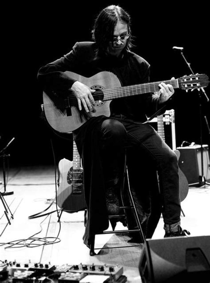 Fame | Johnny Lee Michaels net worth and salary income estimation Apr, 2024