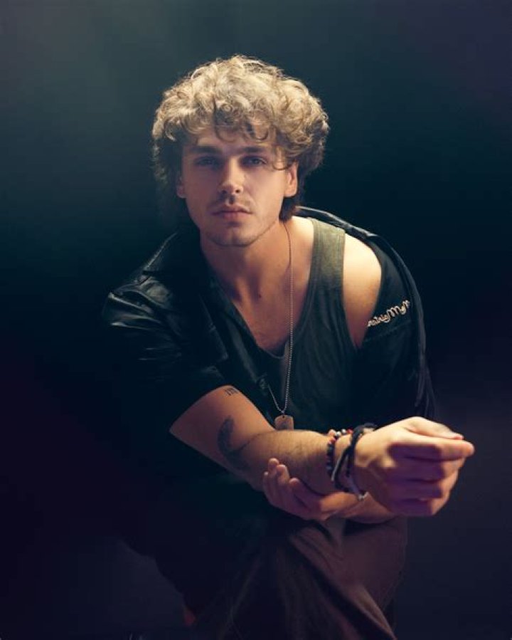 Jonah Marais- Wiki, Age, Height, Net Worth, Girlfriend, Ethnicity