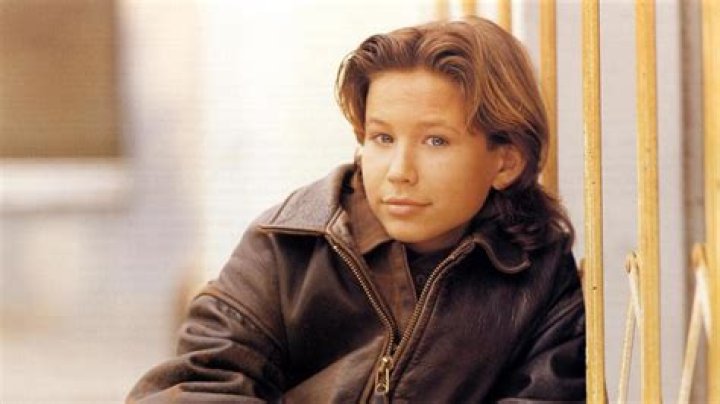 Jonathan Taylor Thomas- Age, Wiki, Girlfriend, Net worth, Height, Career