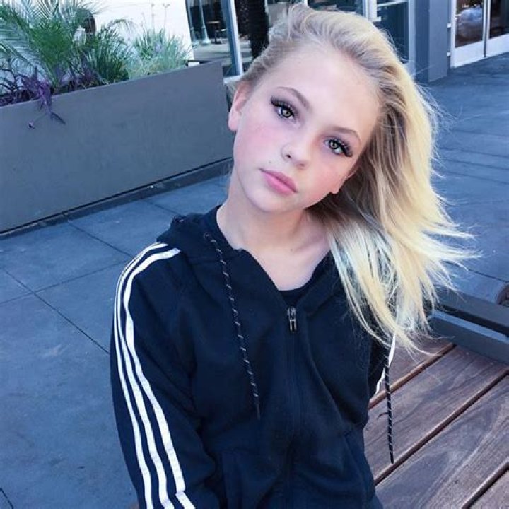 Who is Jordyn Jones Dating – Jordyn Jones's Boyfriend & Exes