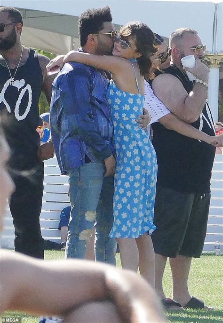 Justin Bieber and Selena Gomez at Coachella – Making Out and In Love!