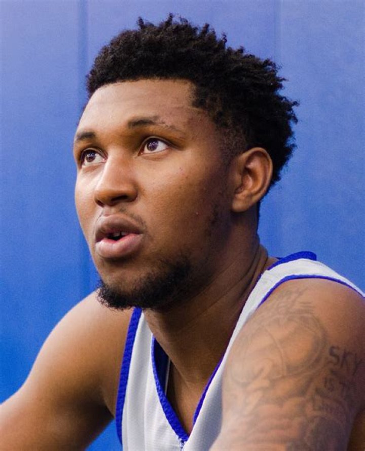 Fame | Justin Edwards (basketball, born 2003) net worth and salary income estimation Apr, 2024