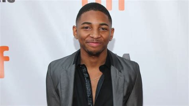 Kaalan Walker- Age, Height, Net Worth, Girlfriend, Dating