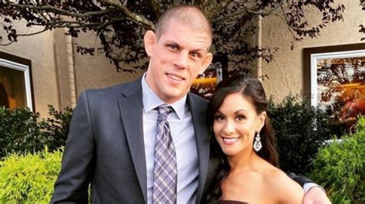 Who Is Joe Lauzon Wife Katie Lauzon? Her Age, Height, Wikipedia, Children, Instagram