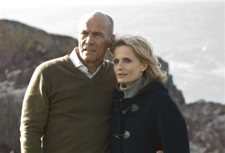 Ken Follett’s Wife: Who is Ken Follett Dating?