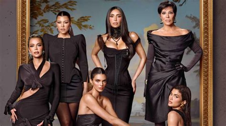Kim Kardashian Plays On Khloe Kardashian’s ‘Ugly Sister’ Insecurity: Feeds Kylie Jenner Feud Over Complex Cover