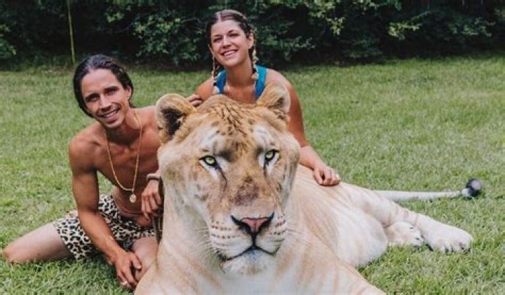 EXPLORE Kody Antle Wiki, Bio, Age, Height, Married, Wife, Instagram, Tik Tok, Net Worth!!