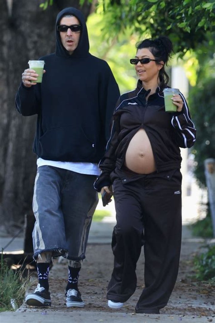 Kourtney Kardashian Pregnant With Baby #4 – Using Scott Disick For Pregnancy Help? (PHOTOS)