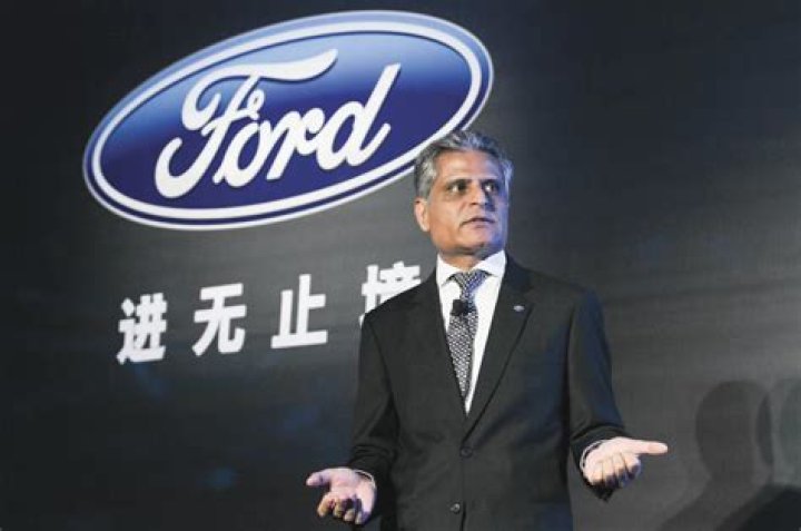 Kumar Galhotra Net Worth, Age, Height, Bio, Birthday, Wiki!