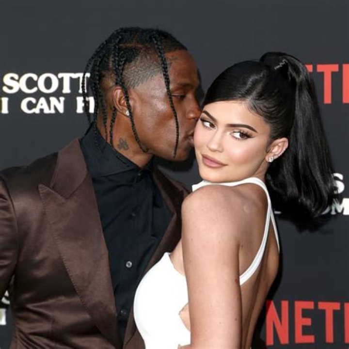 Kylie Jenner And Cody Simpson Sexy Steamy Dating Pics – Cheating on Jaden Smith For Sure (PHOTOS)