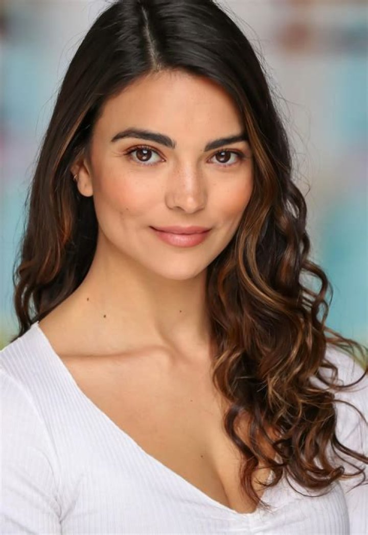 Explore Kyra Santoro Wiki, Bio, Age, Height, Net Worth, Boyfriend, Dating, Insta, Husband!!