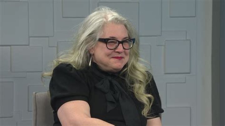 Fame | Laurie Notaro net worth and salary income estimation Jan, 2024