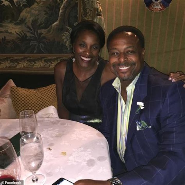 Know About Leon Harris; Wife, Net Worth, NBC4, Family, Education, Age
