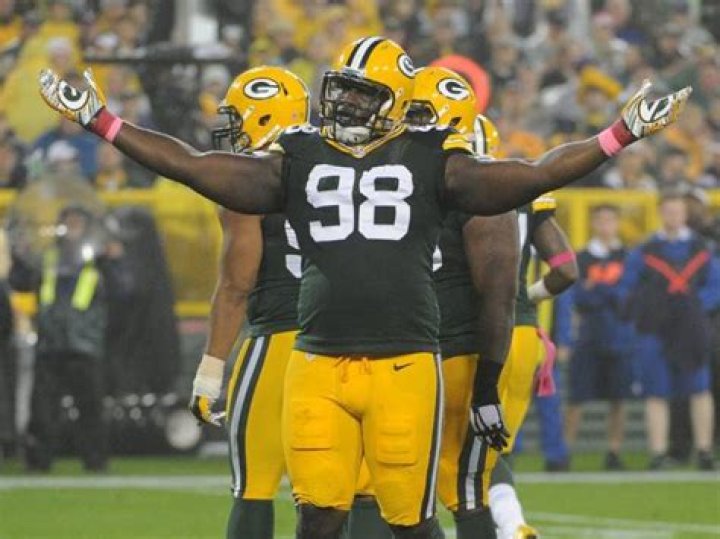 Letroy Guion- Net Worth, Bio, Age, Girlfriend, Dating, Height