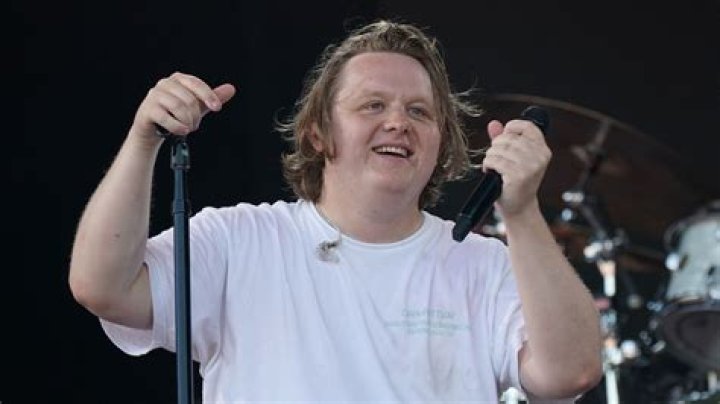 Lewis Capaldi Maladie