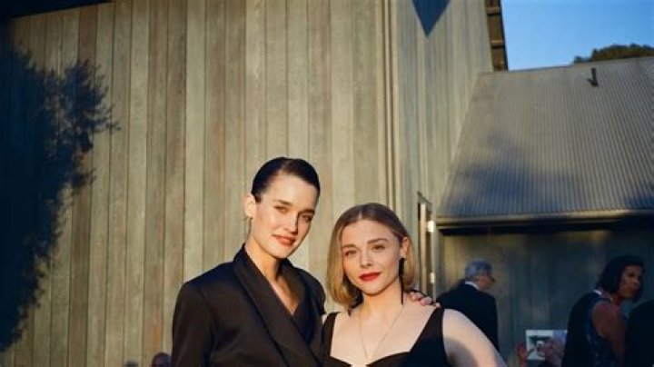 Lovely Ela’s Girlfriend: Who is Lovely Ela Dating?