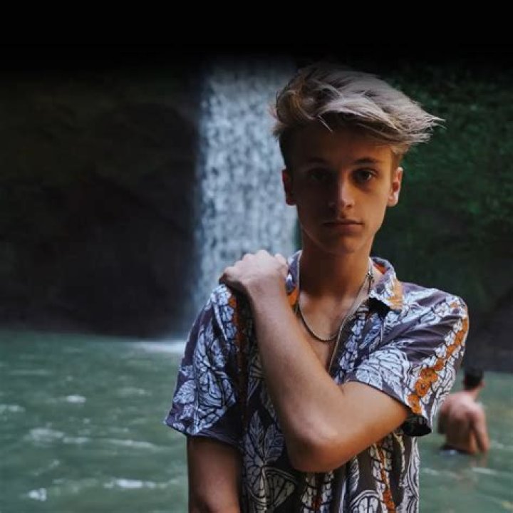 Mark Thomas- Bio, Wiki, Age, Girlfriend, Height, Career, Net Worth