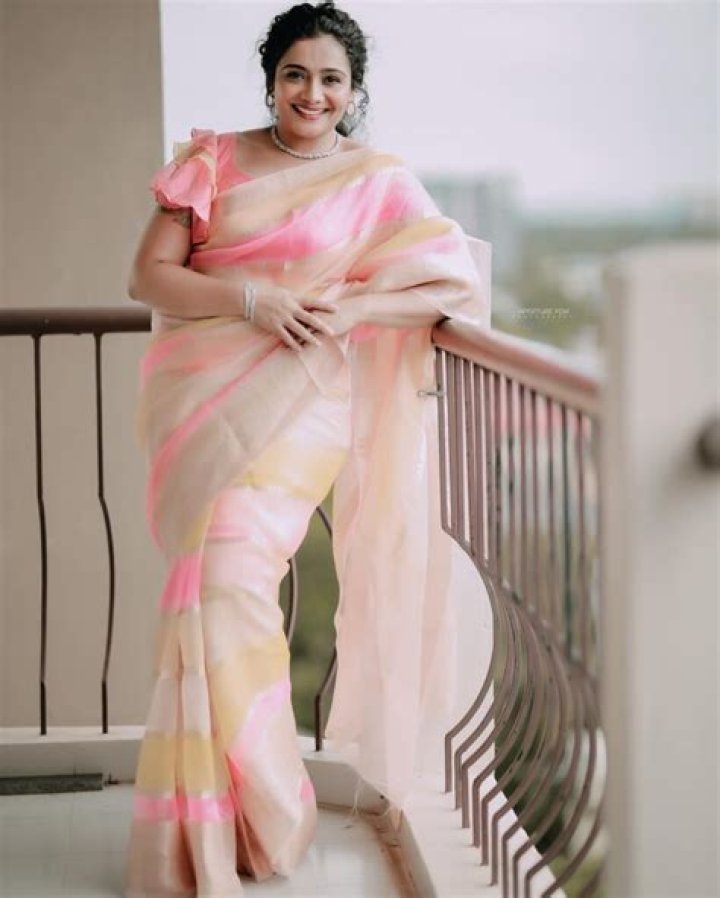 Meera Vasudevan Biography: Age, Net Worth, Height, Husband, Children, Parents, Siblings, Movies, Awards, Instagram, Wiki