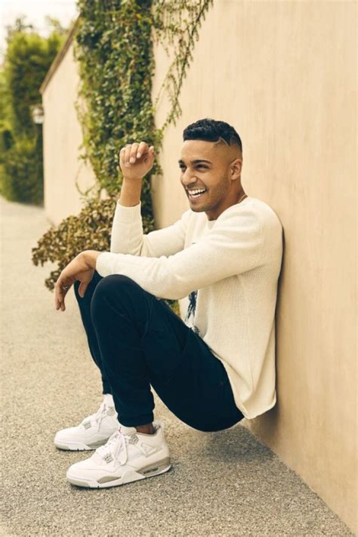 Who is Michael Evans Behling? Wiki, Age, Height, Net Worth, Girlfriend, Ethnicity